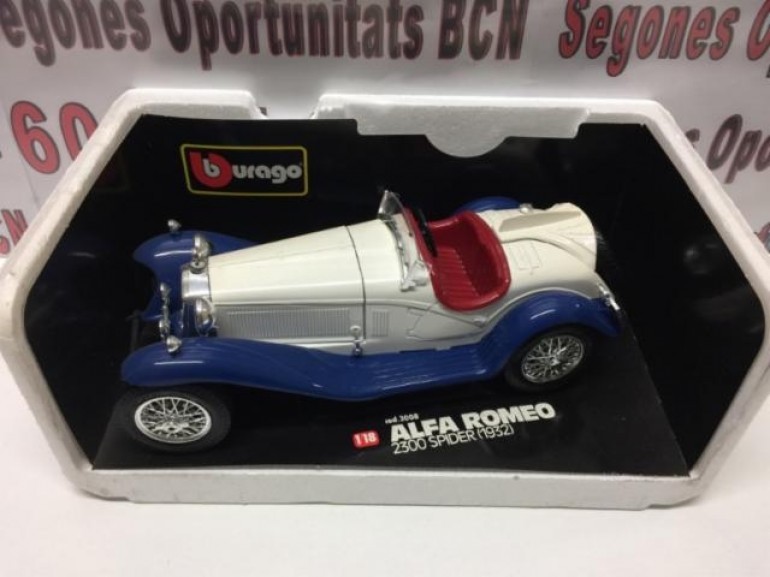 1 COCHE ESCALA 1/18 ALFA ROMEO 2300 SPIDER 1932