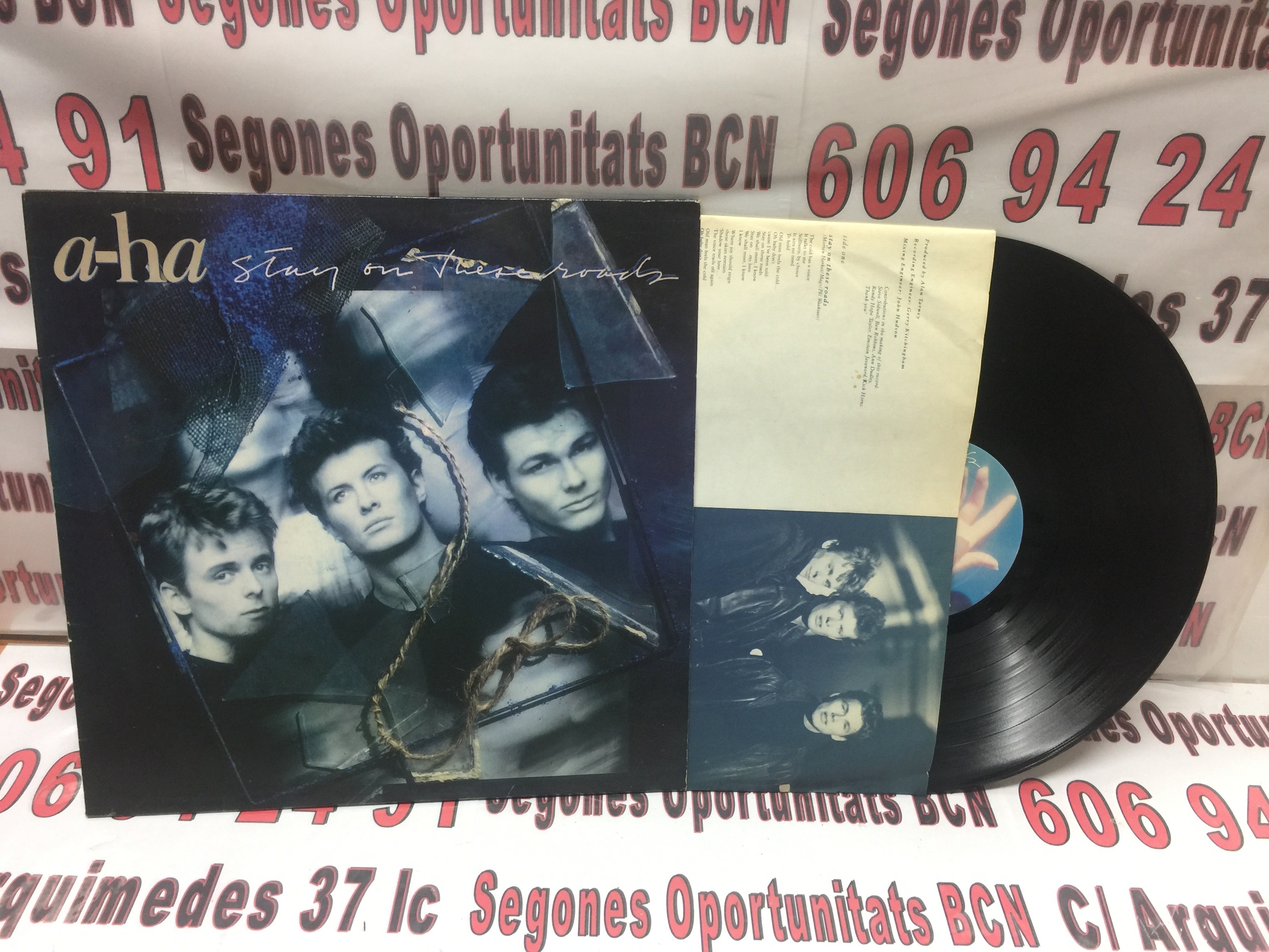 1 Vinilo  A-HA stay on these roads - 1988 edición española