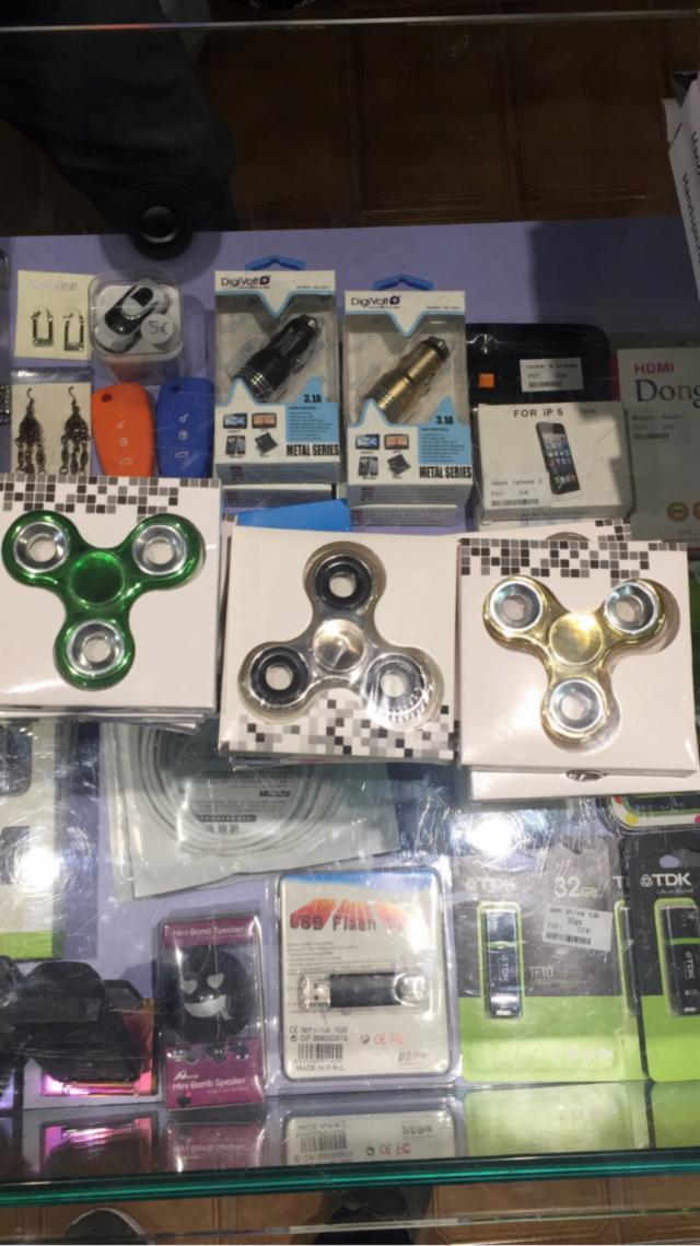 2 Fidget spinner