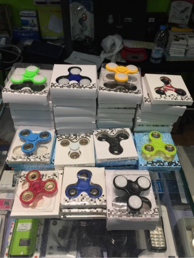 2 Fidget spinner